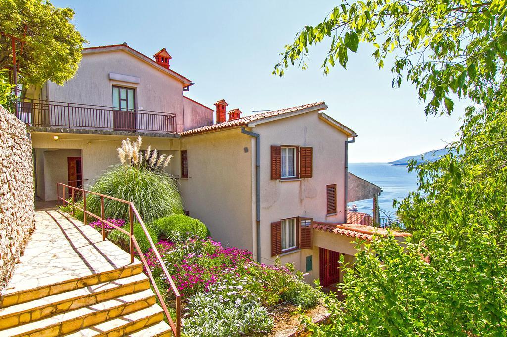 Apartments Rabac 981 Bagian luar foto